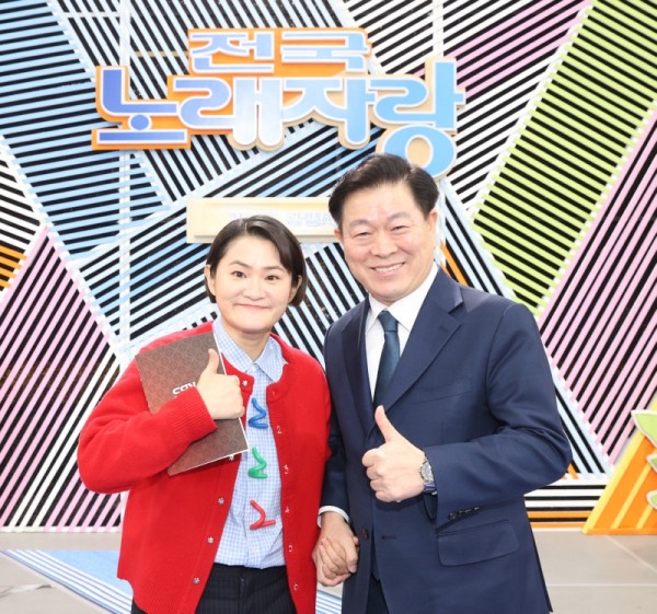 (광명3-1)광명시는 지난 24일 광명시민체육관 실내경기장에서 ‘KBS 전국노래자랑 광명시편’ 본선 녹화를 진행했다.jpg