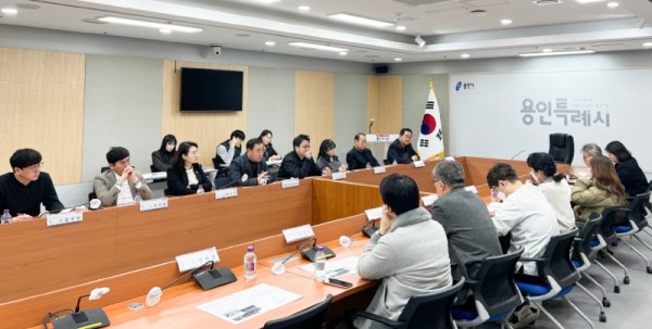 5. 용인특례시가 지난 24일 제1차 시민자문단 회의를 열어 플랫폼시티 역세권 특별계획구역 활성화 방안을 논의했다..jpg