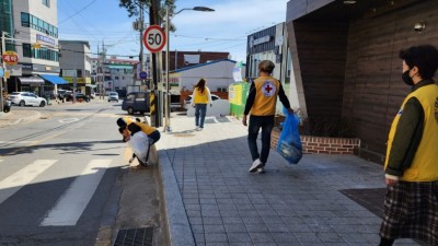 신현동 적십자봉사회, 마을정화활동과 위기 이웃 발굴 노력