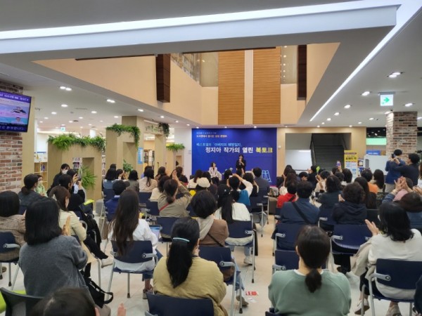 (광명6-2)광명시 하안도서관은 지난 21일 제59회 도서관 주간행사를 광명시민 200명이 참여한 가운데 성황리에 마무리했다.jpg