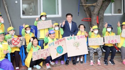 박승원 광명시장, 가정의 달 「테마가 있는 경로당」 방문해 어르신들과 특별한 소통의 시간 가져