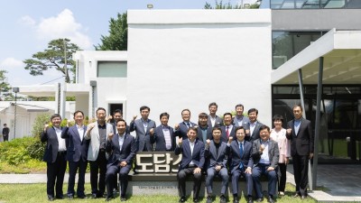 김동연, 도의회 도시환경위원회와 만나 소통·협력 다짐