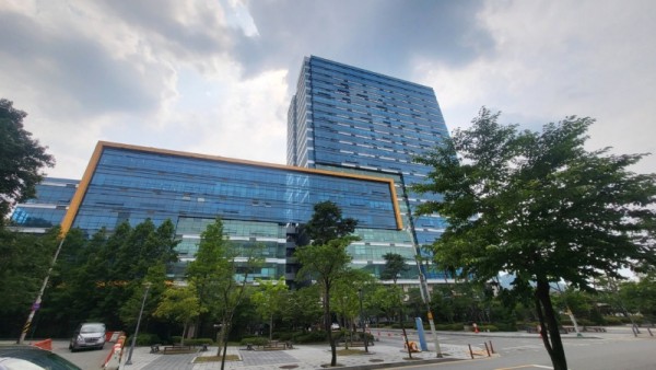 6. 용인특례시가 지식산업센터 내 불법주거 실태를 점검한다. 사진은 관내 한 지식산업센터 전경.jpg
