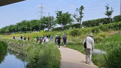 명사와 함께하는 환경의 날 맞이 ‘부천둘레길 건강걷기’ 성료