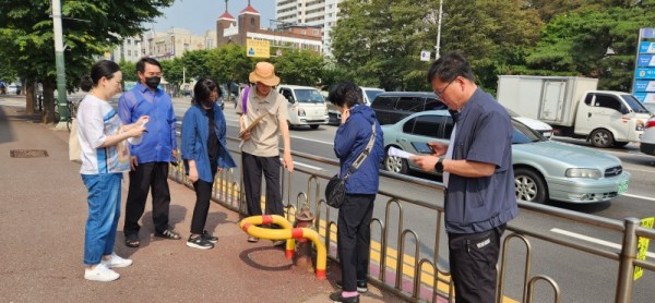 (광명4)광명시는 지난 14일부터 16일까지시민감사관 22명과 시 감사담당관 합동으로 소화전 및 주변 현장 점검을 진행했다.jpg