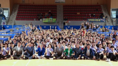 이상일 용인특례시장, ‘제10회 용인특례시 지도자배 생활체육 탁구대회’ 참석해 탁구 동호인 격려