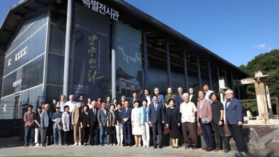 안양박물관·김중업건축박물관 ‘시 승격 50주년 기념’ 기획전시 개막식 개최