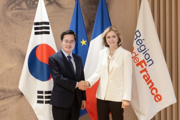 일드프랑스+발레리+페크레스+주지사+면담(1).jpg