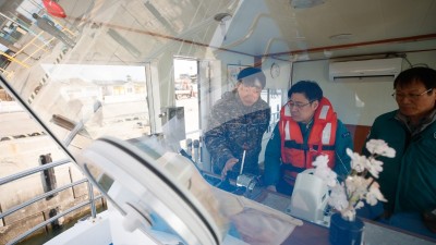 오병권 부지사, 화성 궁평항 도선 및 수산시장 안전 점검