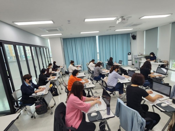 1.(사진)아파트경리사무원 양성과정(1).jpg