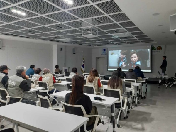 9.수원시수원수목원방문고객만족도높이기위해수목원직원직무교육.jpg