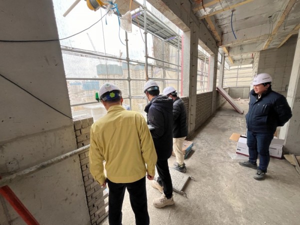 (광명6)광명시는 봄철을 해빙기를 앞두고 관내 건설공사장 안전사고를 예방하기 위해 지난 28일 현장 전문가가 참여하는 안전점검을 실시했다.jpg