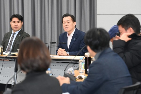 1-1.이재준수원시장“자치분권협의회가수원특례시자치분권이나아갈방향을제안해주길”.jpg