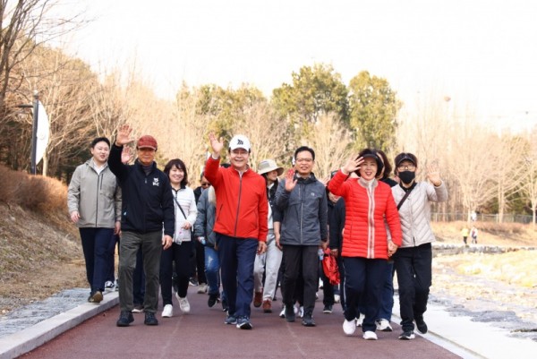 1.(사진)두발로데이(1) (1).jpg
