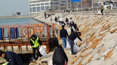 시화호 일대 환경정화 구슬땀