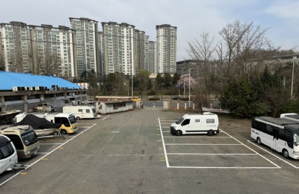 농수산물도매시장 캠핑용 자동차 전용 임시주차장 (2).jpg