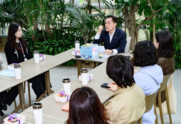 8-1.이재준수원시장“악성민원으로고통받은공직자들수원시가보호하겠다”.jpg