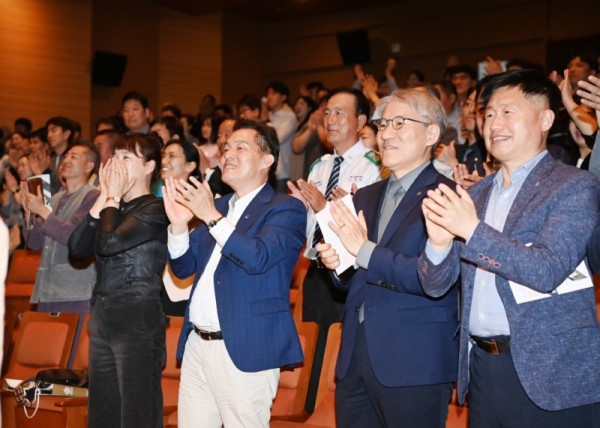 6-1.수원시국민안전의날맞아안전분야종사자를위한‘참좋은당신을위한콘서트’개최.jpg