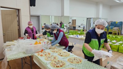 신현동 지역사회보장협의체, 경로당에 사랑 가득 피자 나눔