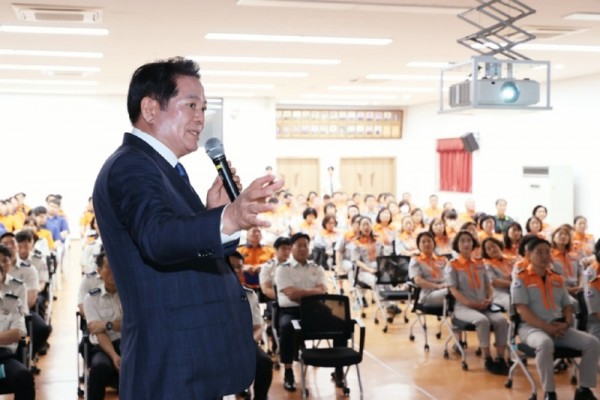 최대호 안양시장 초청 특별강연 사진1(2024년 6월21일 오전 10시 안양소방서).jpg