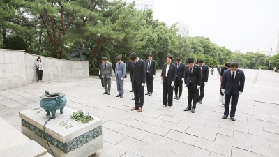 안양시의회, 현충탑 참배로 후반기 의정활동 시작