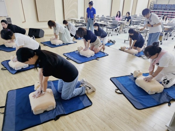 보도자료3+시흥시자원봉사센터,+자원봉사자+대상+심폐소생술+교육+진행.jpg