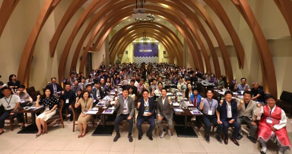 안양산업진흥원은 14일 마벨리에 평촌점에서 관내 중소·벤처기업 기업 대표(CEO) 200여 명이 참석한 가운데 