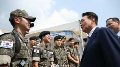 尹 대통령, 제대군인 취·창업박람회 첫 현장 방문, 격려와 지원 약속