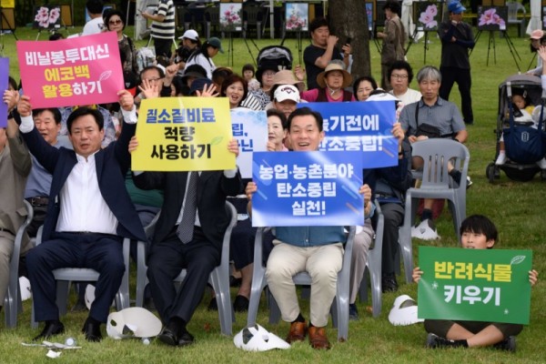 3-1.이재준수원시장“숭고한농업의가치가미래로이어지도록시민농업인들과함께노력하겠다”.jpg