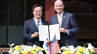 김동연, 화성행궁 유여택서 콕스 유타주지사와 자매결연 액션플랜 사인...협력단계 격상