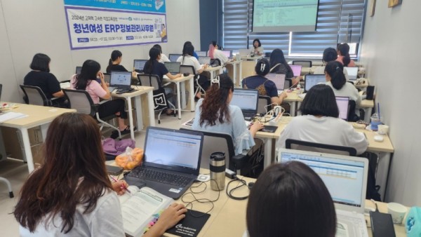 보도자료1-1+시흥여성새일지원본부,+경기도+여성일자리기관+종합+1위,+‘최고등급’+달성.jpg