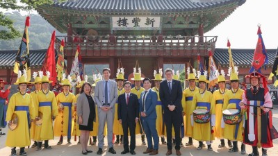 BC주 수상 만난 김동연, “오랜 신뢰 바탕. 지방정부간 경제협력 틀 만들길 희망”